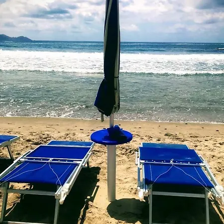 H24 Vacanze דירה